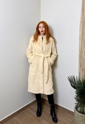 faux γούνα μπεζ